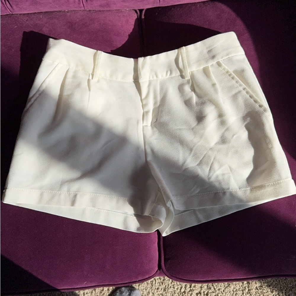 Pearl brand size S slack white shorts. Maybe a size 0-2